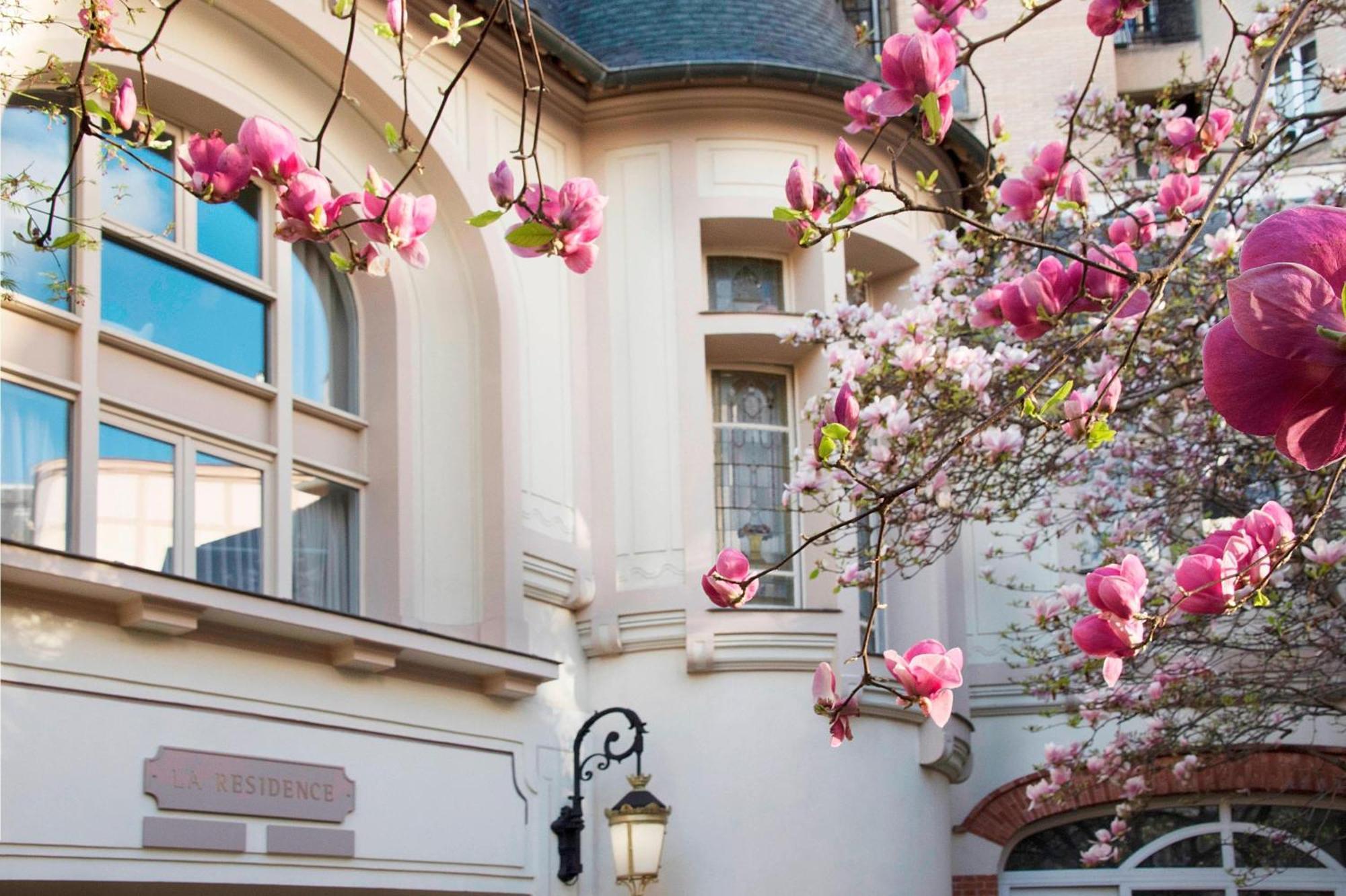 Renaissance Paris Nobel Tour Eiffel Hotel Exterior photo